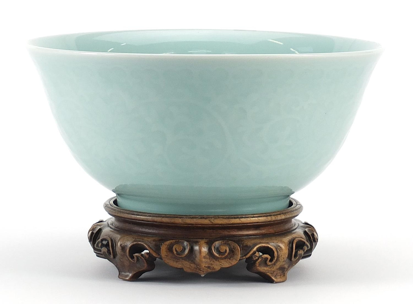 Chinese Celadon Porcelain Bowl on Carved Hardwood Stand - Objets de Vertu