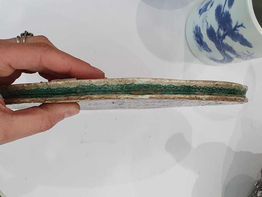 Extremely Rare Chinese Famille Noire 'Nine Dragon' Plaque, Qing, Kangxi - Objets de Vertu