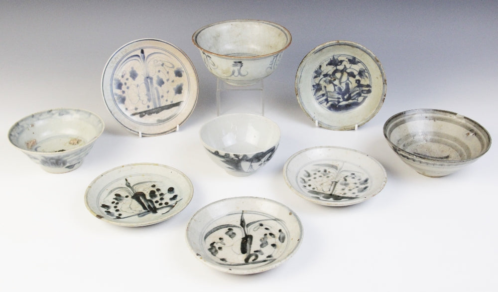 Large Collection of Chinese Shipwreck Porcelain Cargo Wares, Ming Dynasty and Later - Objets de Vertu