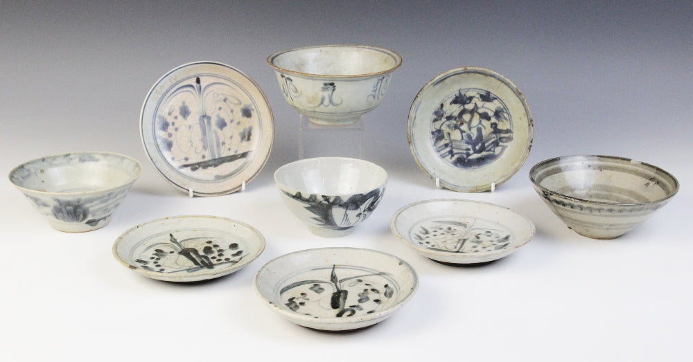 Large Collection of Chinese Shipwreck Porcelain Cargo Wares, Ming Dynasty and Later - Objets de Vertu