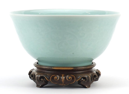 Chinese Celadon Porcelain Bowl on Carved Hardwood Stand - Objets de Vertu