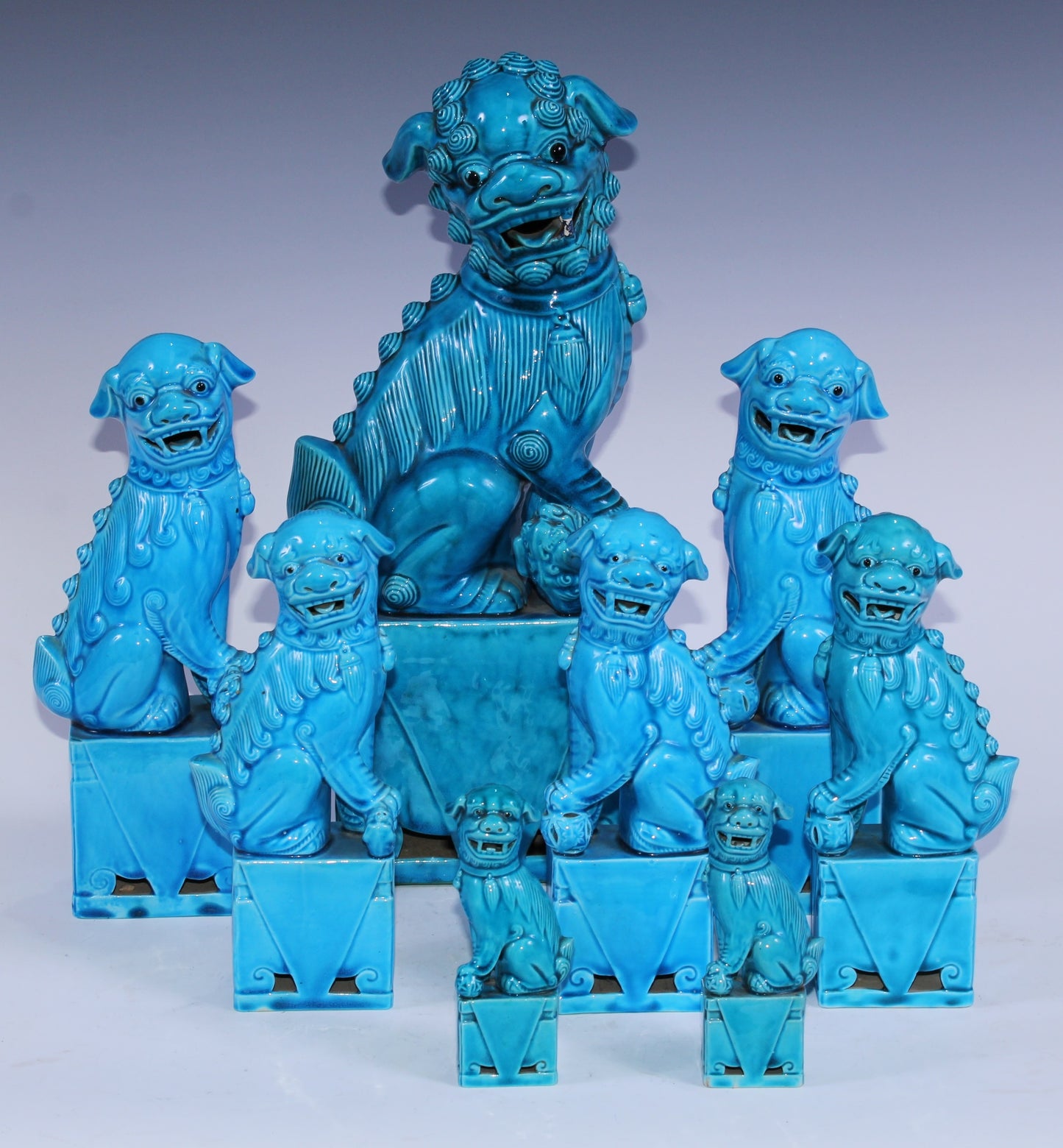 Collection of Chinese Foo Dogs of Various Sizes - Objets de Vertu
