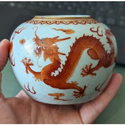 Chinese porcelain double dragon water pot in excellent condition, Qianlong mark, but 19th century - Objets de Vertu