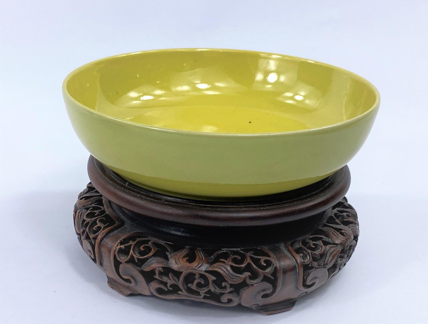 Chinese Imperial Yellow Glaze Shallow Bowl With Qianglong Mark - Objets de Vertu