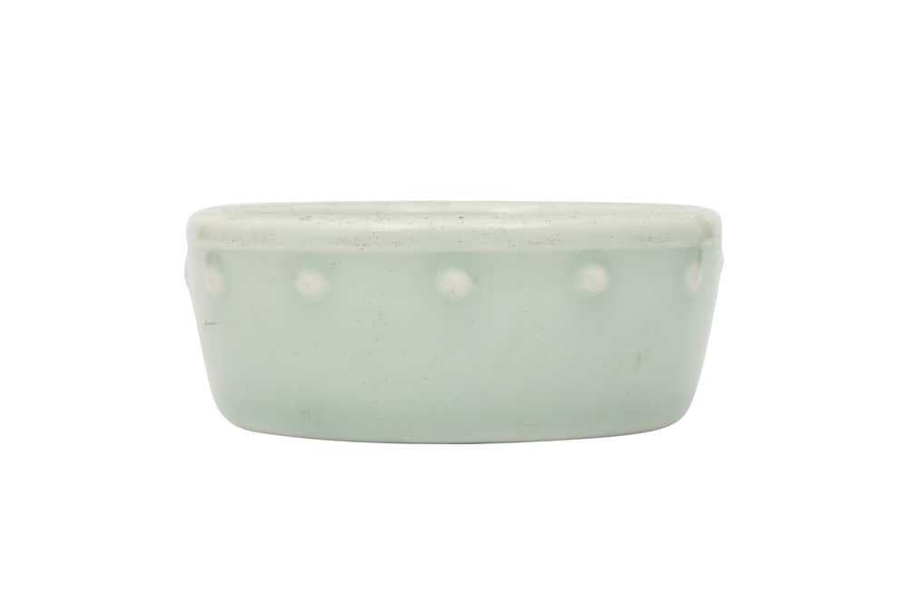 Celadon-glazed brush washer - Qing - Objects of Virtu