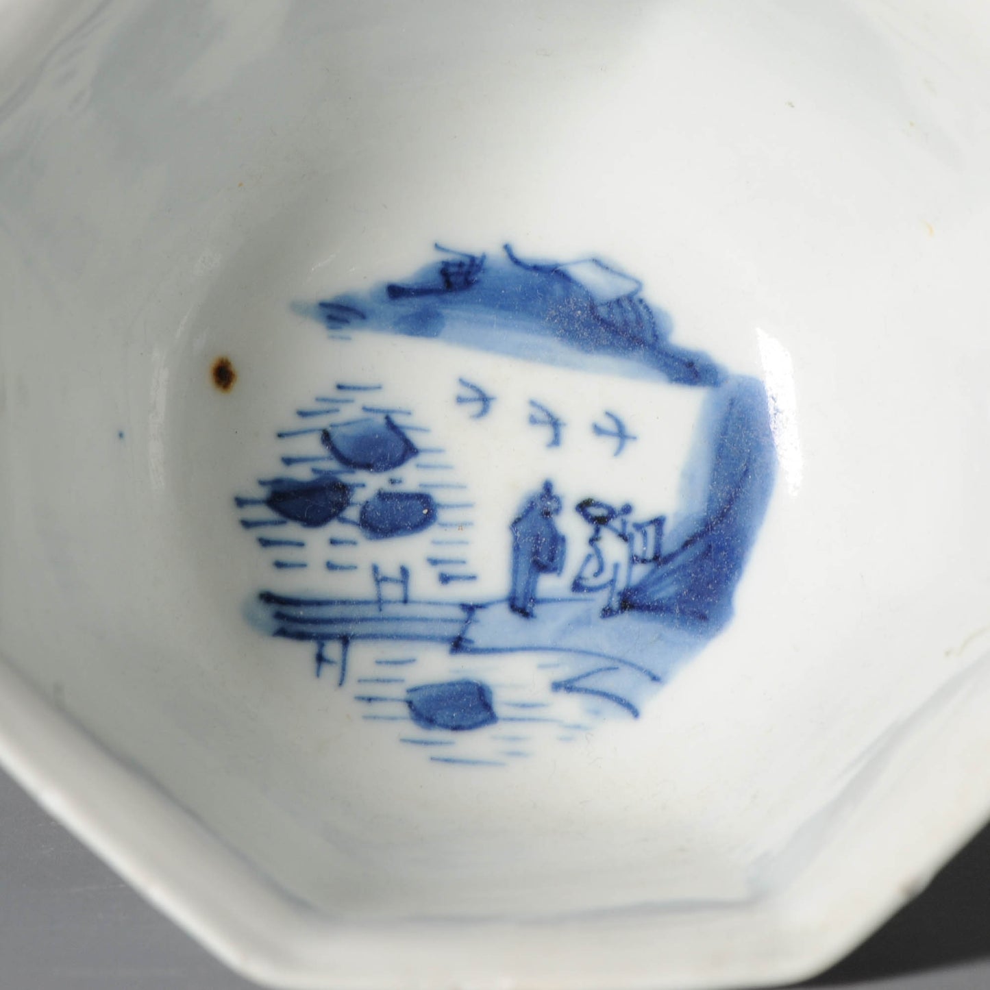 Rare 17C Ming/ Transitional Chinese Porcelain bowl with landscape compartments - Objets de Vertu