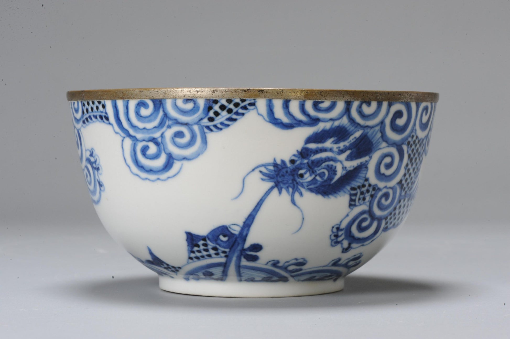 Antique Chinese porcelain bowl Bleu de Hue Vietnamese, marked base 19th century Qing - Objets de Vertu