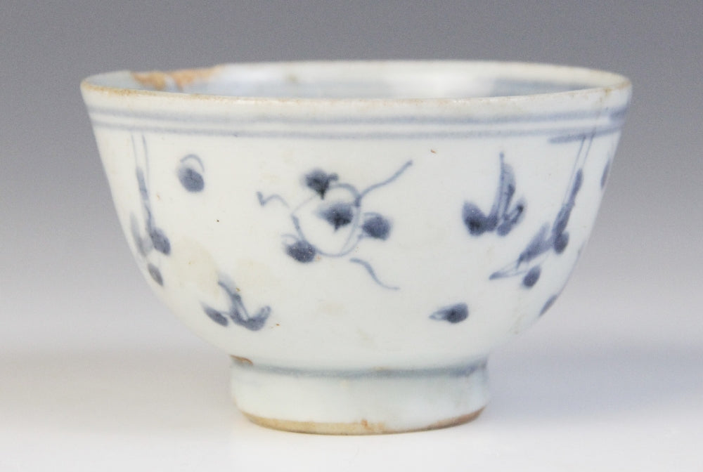 Collection of Chinese Porcelain Blue and White Shipwreck Cargo Wares, Ming Dynasty and Later - Objets de Vertu